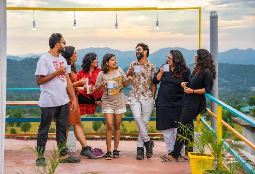 הוסטל Gostops Bir, Landing Site