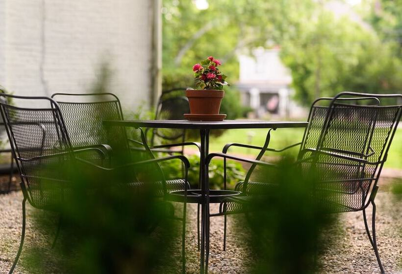 فندق صغير Rose Hill Inn