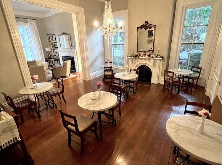 فندق صغير Rose Hill Inn