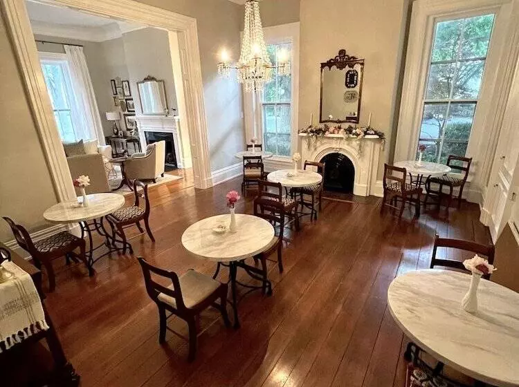 ユースホステル Rose Hill Inn