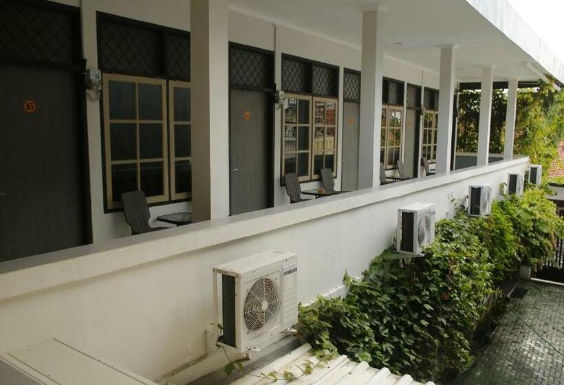 Hotel Bale Cangkring