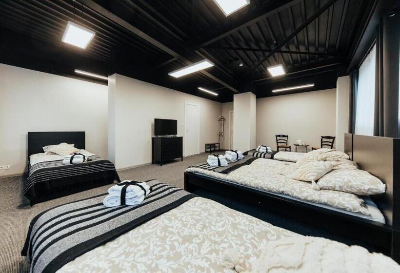 هتل Lodes Ielas Naktsmājas