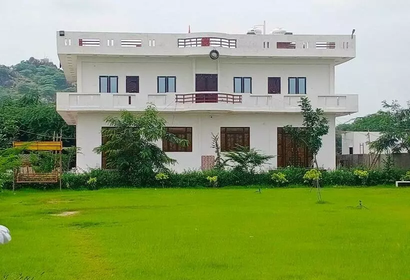 Hotelli Oyo 91054 Shree Nath Palace