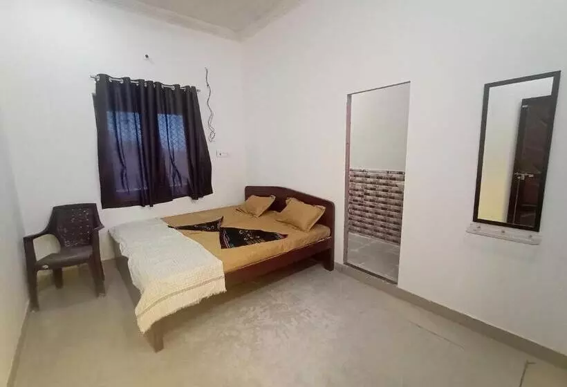 Hotelli Oyo 91054 Shree Nath Palace