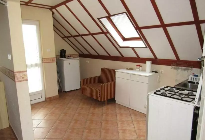 Zöld Apartmanház