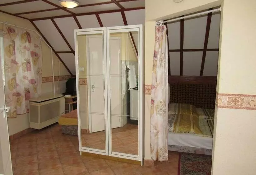 Zöld Apartmanház
