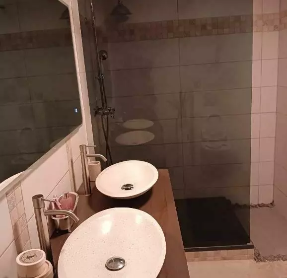 Aamiaismajoitus (B&B) Chambre D Hote Familiale De La Maison Bleue