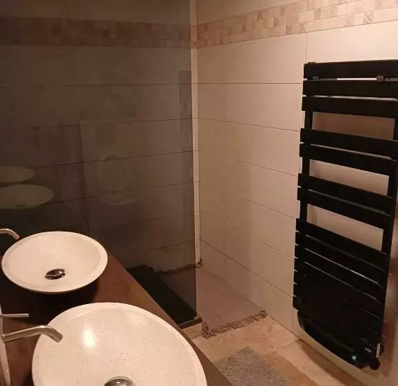 Aamiaismajoitus (B&B) Chambre D Hote Familiale De La Maison Bleue