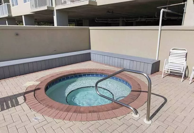 Palm Court Yacht Club #308