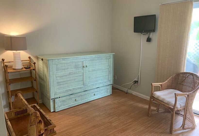 Sea Haunts #6b   Family Tides