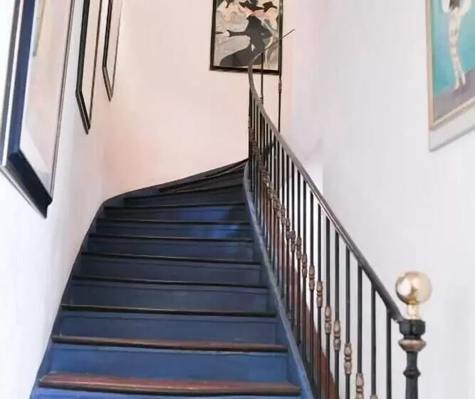 Aamiaismajoitus (B&B) La Cachette Du Comte