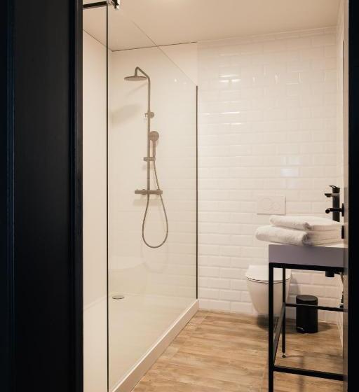 هتل Au Lit Des Ours