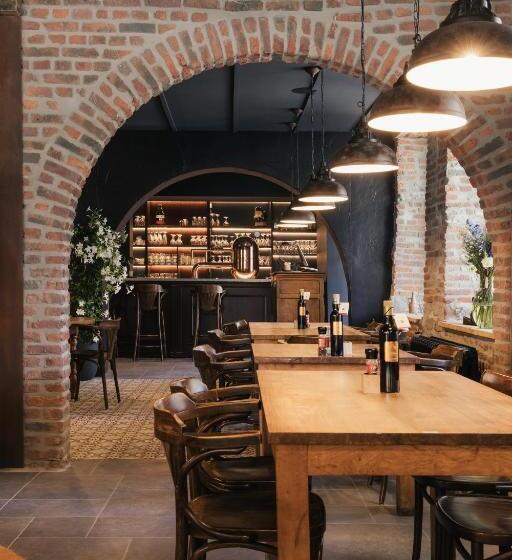 هتل Au Lit Des Ours