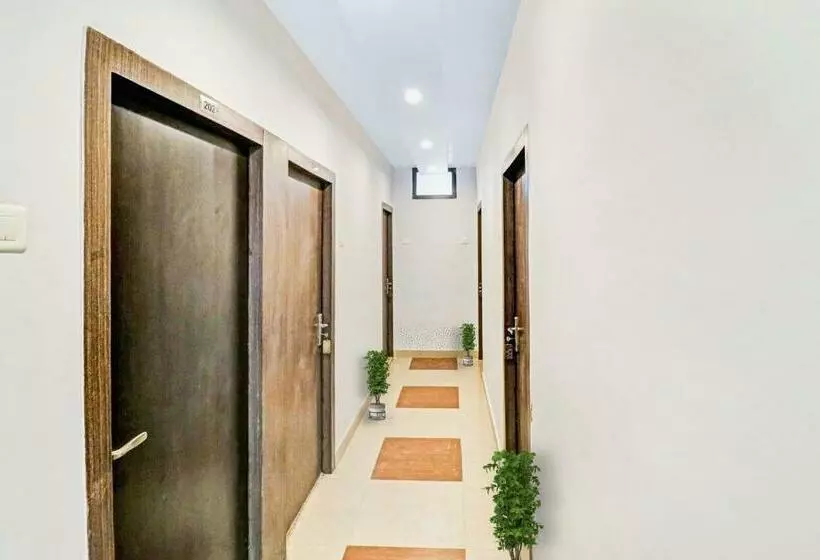 Hotelli Oyo Flagship 90120  Shaurya