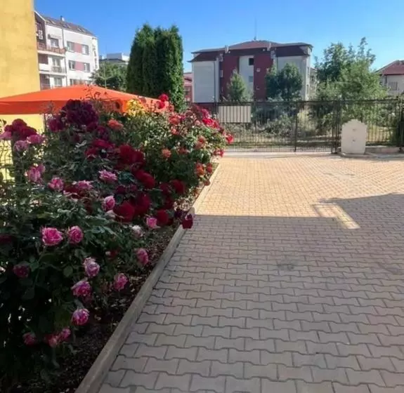 Majatalo къща за гости Canavan S