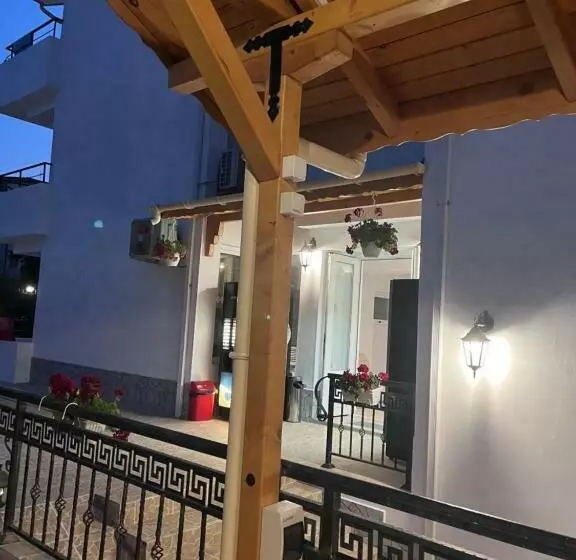 Majatalo къща за гости Canavan S