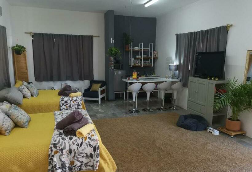 Пансион Michelle S Place