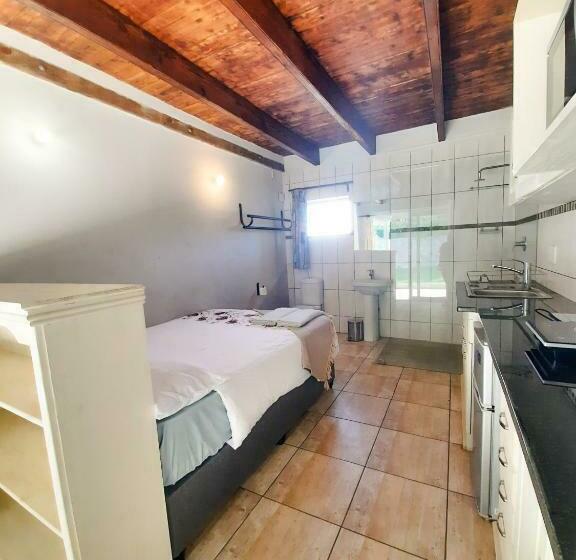 فنادق الكبسولة Greystones Self Catering Chalet 1
