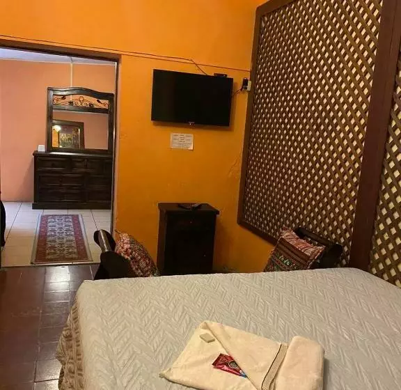 هتل De Los Caballeros