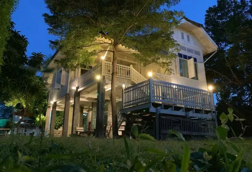 ペンション บ้านชมจันทร์