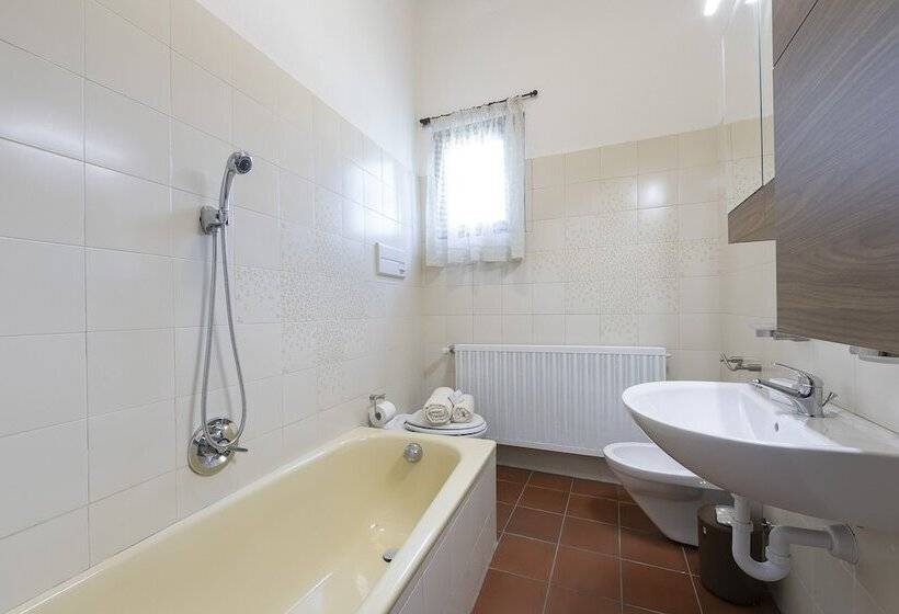 Charming La Gelosia Few Min From Lake   Happy Rentals