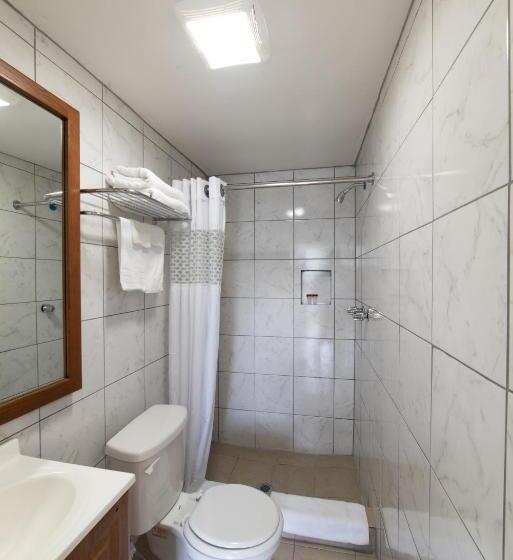 בית מלון כפרי American Inn