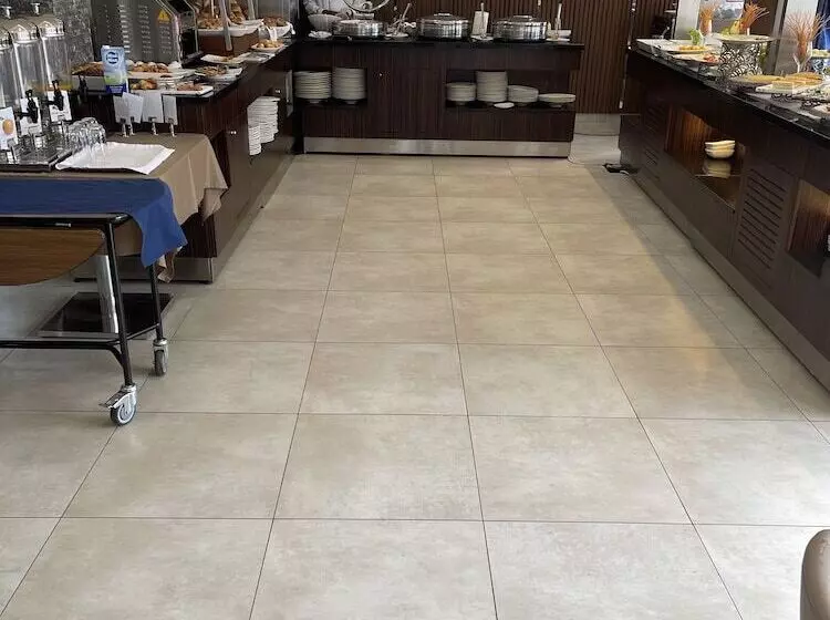 هتل Souaré Premium Hôtel