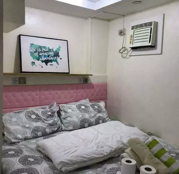 ユースホステル Che & James Female Guest House Colon, Cebu