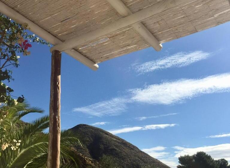 پانسیون Mill.space