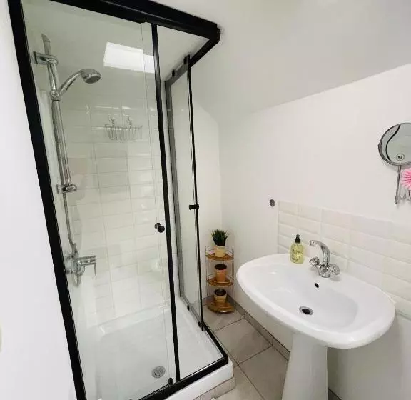 Aamiaismajoitus (B&B) Le Manoir Des Doyens Loft   Sleeps 8   Breakfast Included!