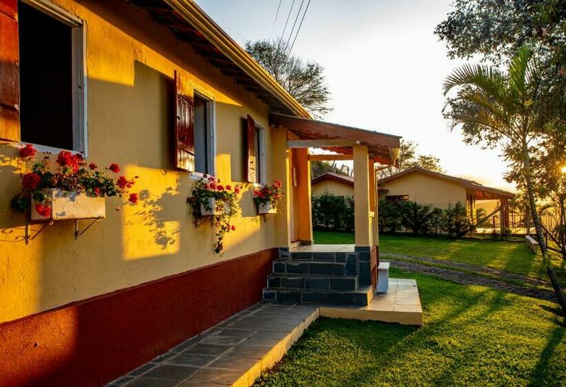 פנסיון Sítio Pedra Do Baú