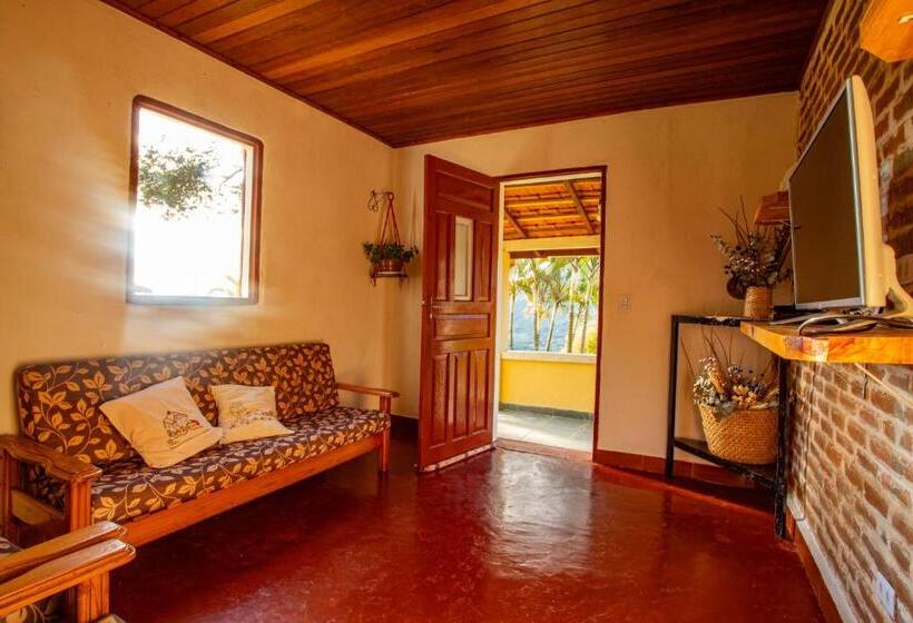 פנסיון Sítio Pedra Do Baú