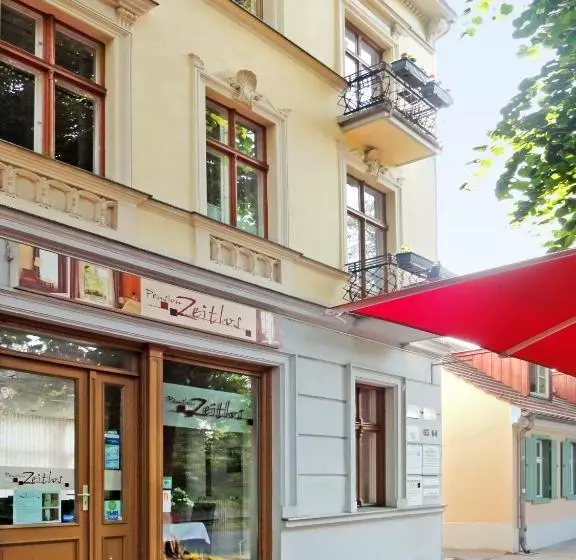 تختخواب و صبحانه Pension Zeitlos