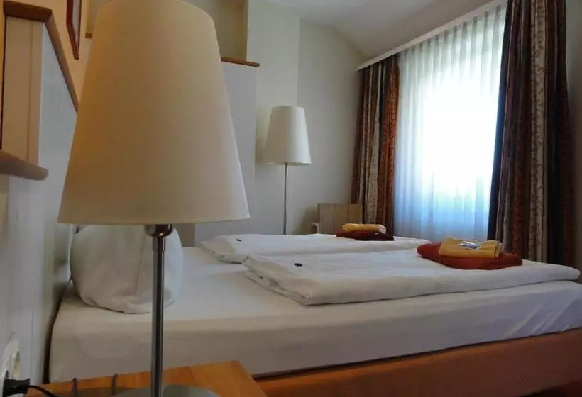 تختخواب و صبحانه Pension Zeitlos