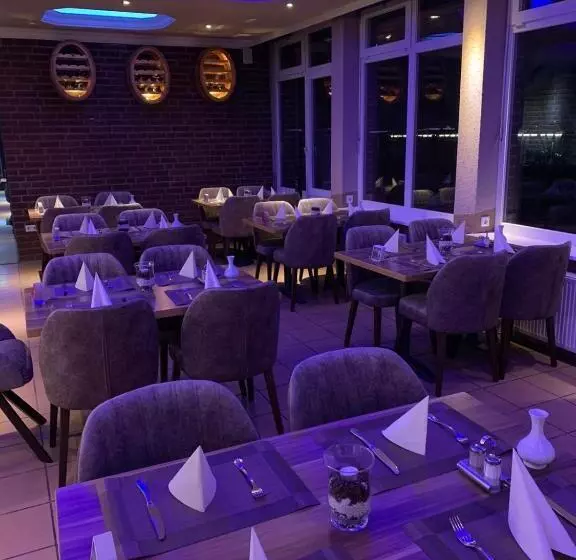 Отель Achilleon Iii