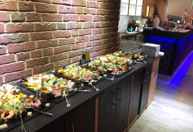 فندق Achilleon Iii