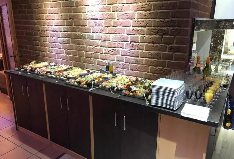 Отель Achilleon Iii