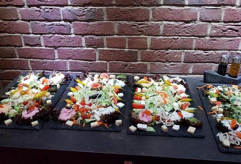 فندق Achilleon Iii