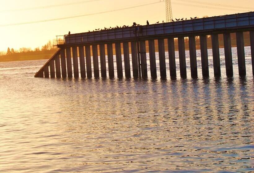 فندق Achilleon Iii