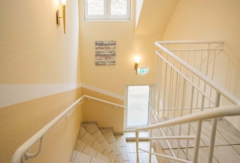 فندق Achilleon Iii