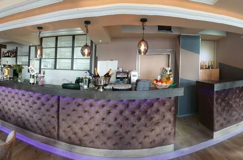 Отель Achilleon Iii