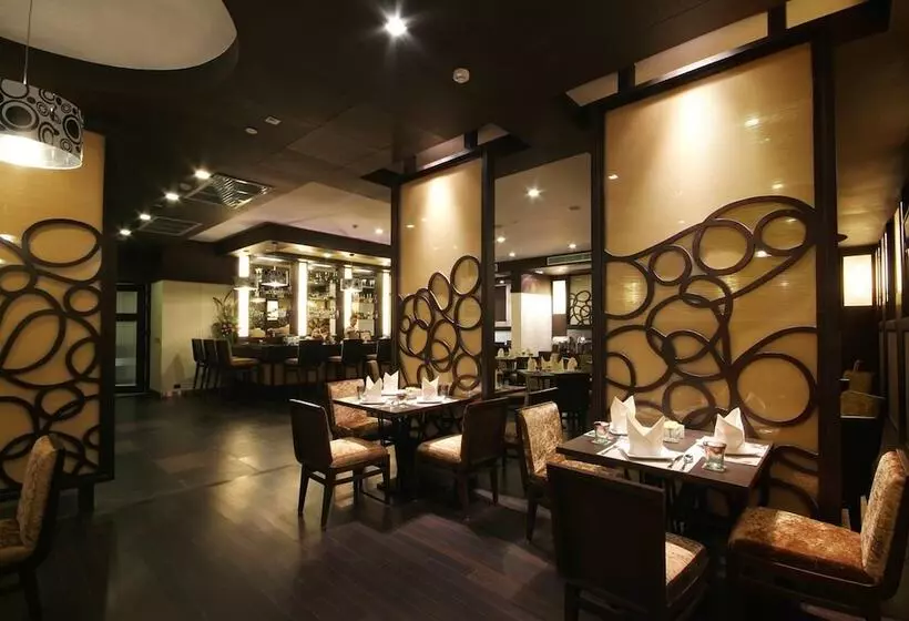 هتل Amora Neoluxe Suites