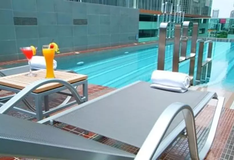 هتل Amora Neoluxe Suites