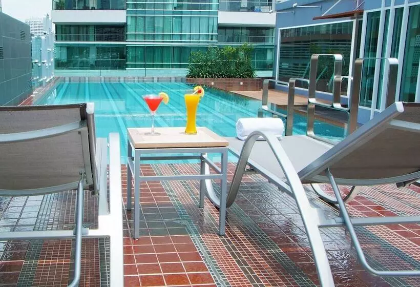 هتل Amora Neoluxe Suites