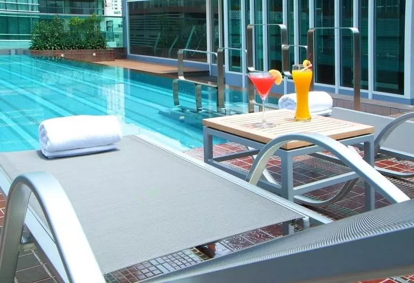 هتل Amora Neoluxe Suites