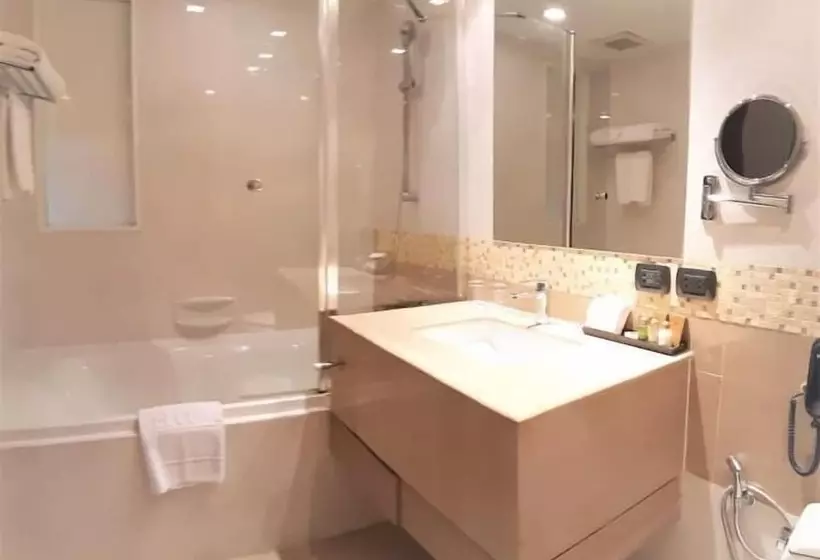هتل Amora Neoluxe Suites