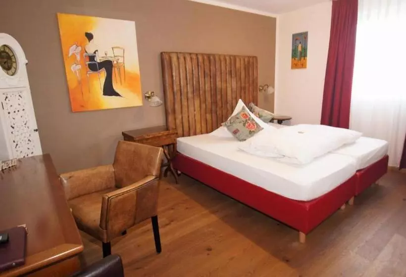 هتل Design Chapeau Noir 3 Sterne Superior