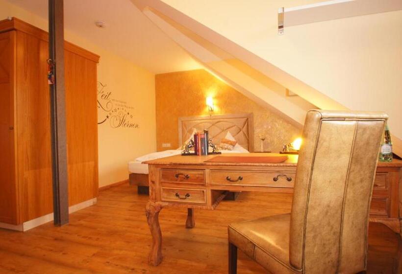 Отель Design Chapeau Noir 3 Sterne Superior