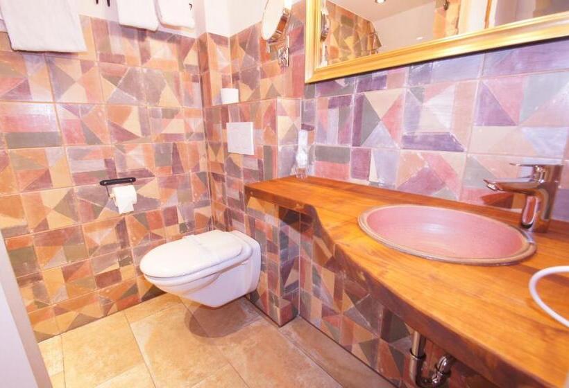 Отель Design Chapeau Noir 3 Sterne Superior