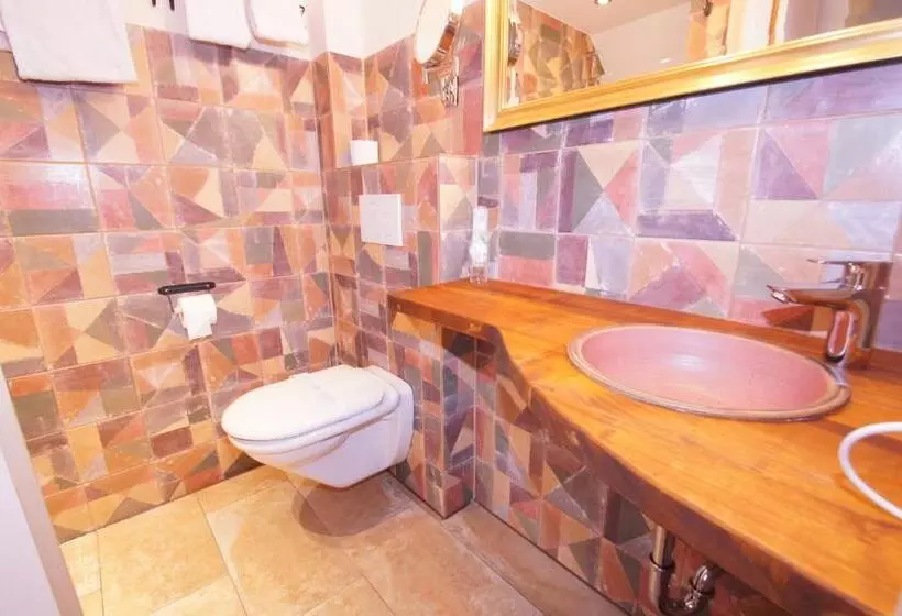 هتل Design Chapeau Noir 3 Sterne Superior